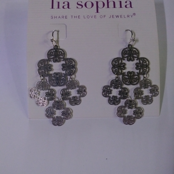 Earings - Picture 3 of 3